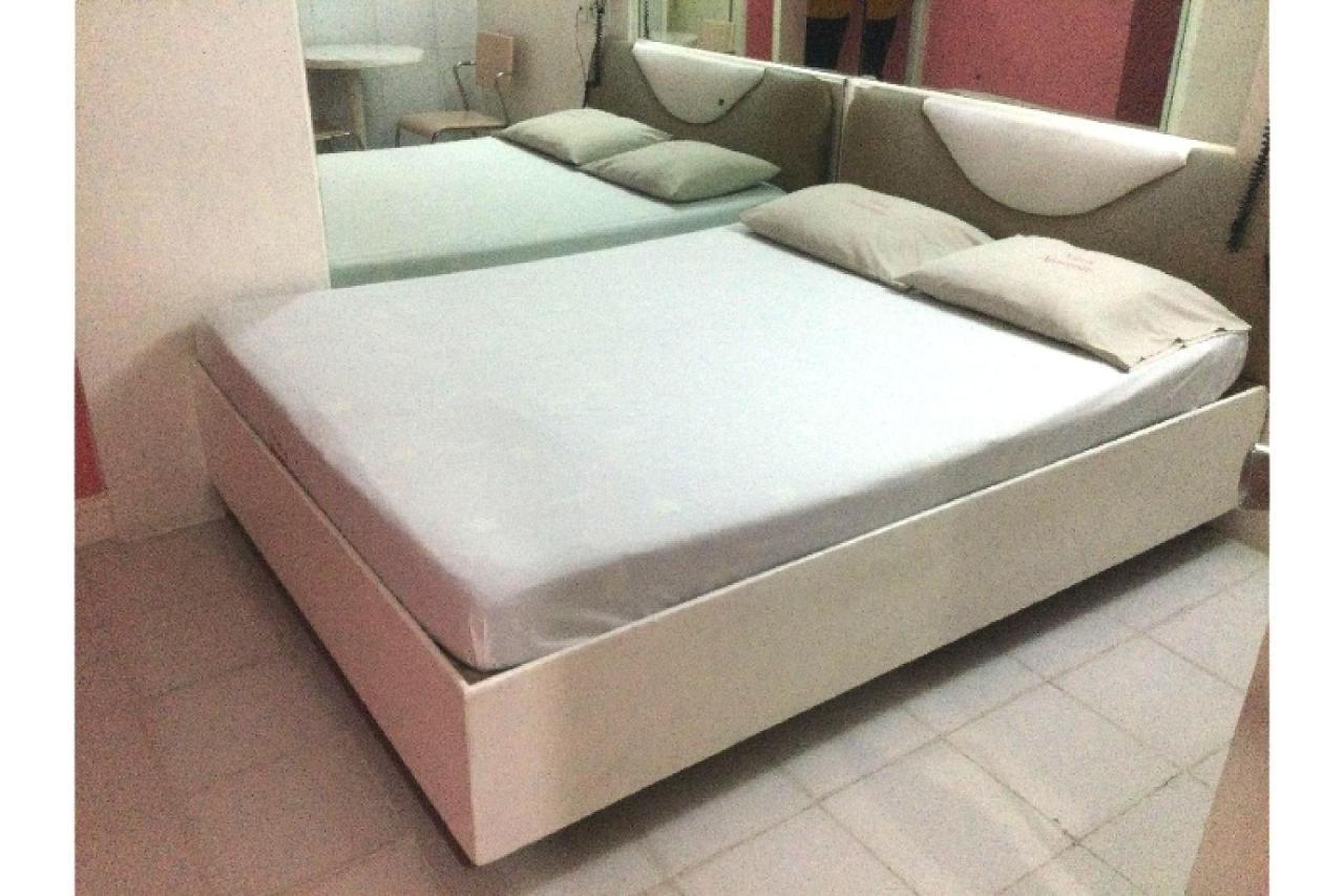 Oyo 817 Vista Apartelle Mandaluyong Extérieur photo